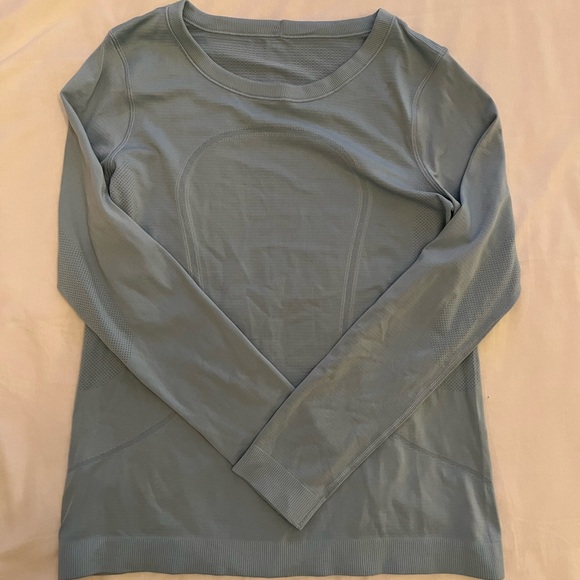 Lululemon running long sleeve - Picture 1 of 2